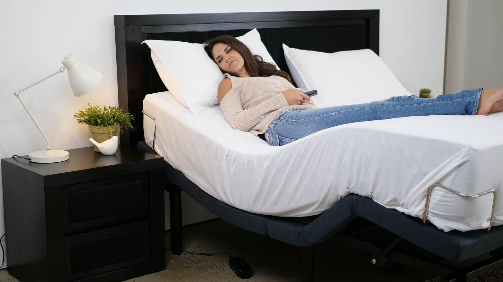 Electric Adjustable Bed for Pet Owners: A How-To Guide