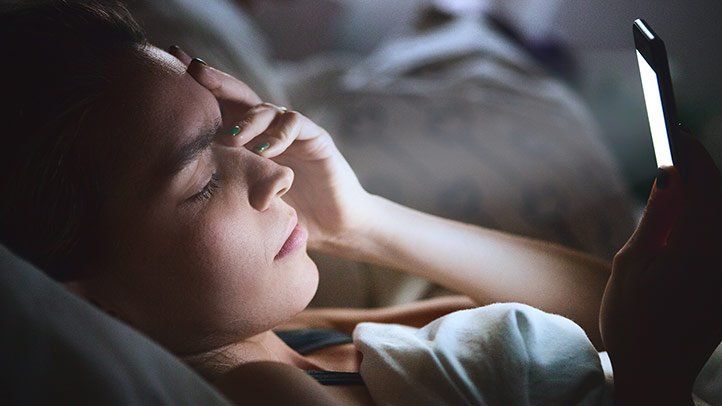 Using a screen before bed can effect your sleep health