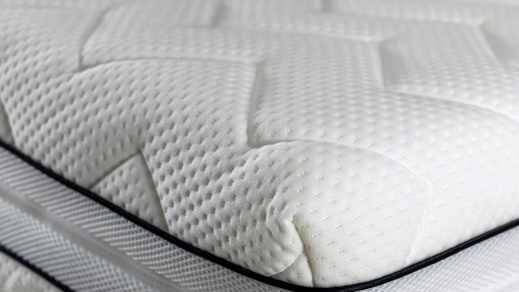 Is flipping your mattress really required or just mattress industry spin?